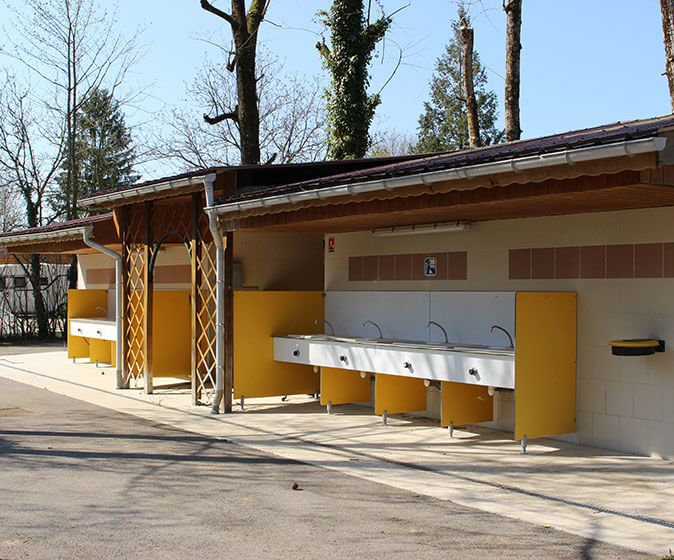 Sanitary facilities in camping le Val d'Amour
